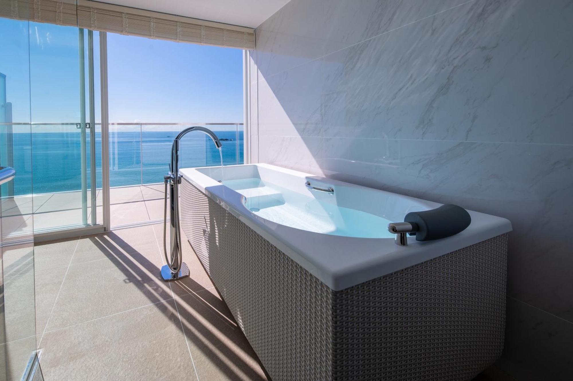 Hayama Hotel Otowa No Mori Yokosuka Extérieur photo
